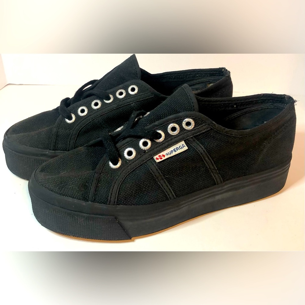 Superga Platform Blk Sneakers Wmns Sz 8.Some Wear Inside Heel. Pre owned